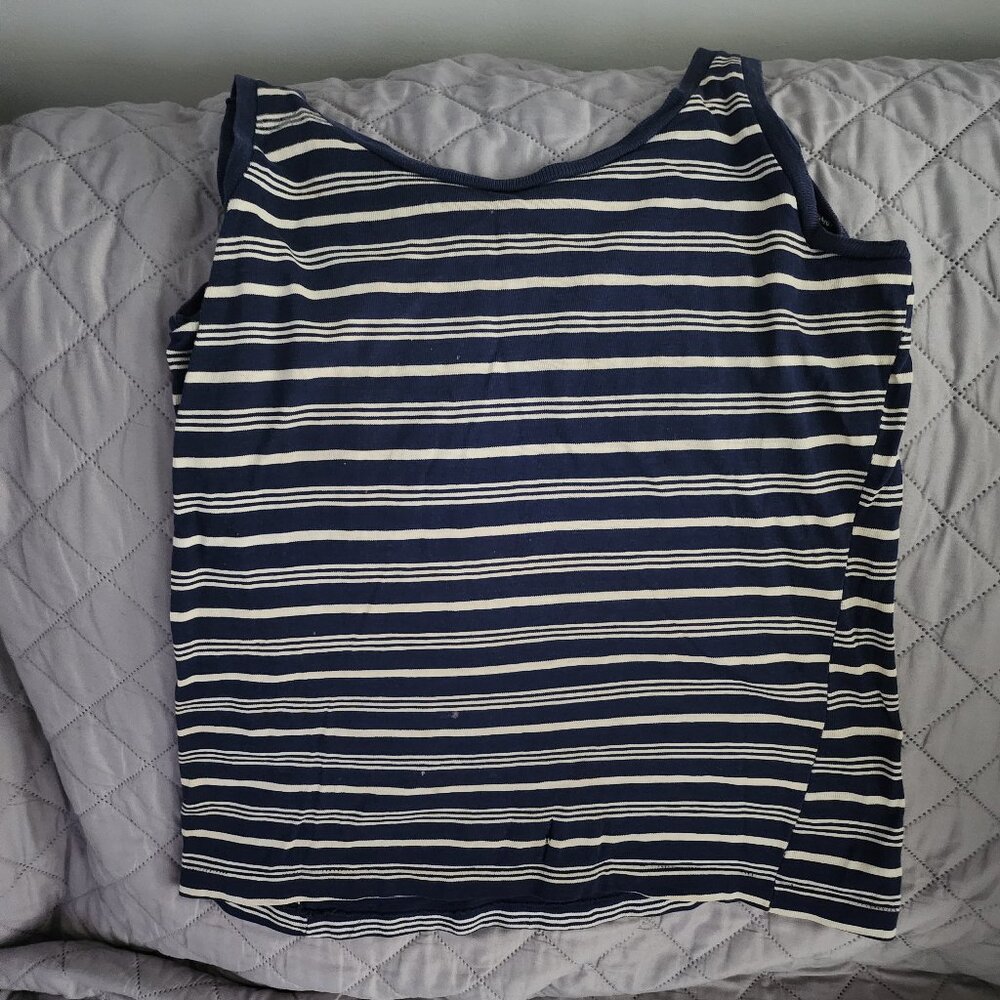 LADIES SUMMER SHIRT SIZE MEDIUM